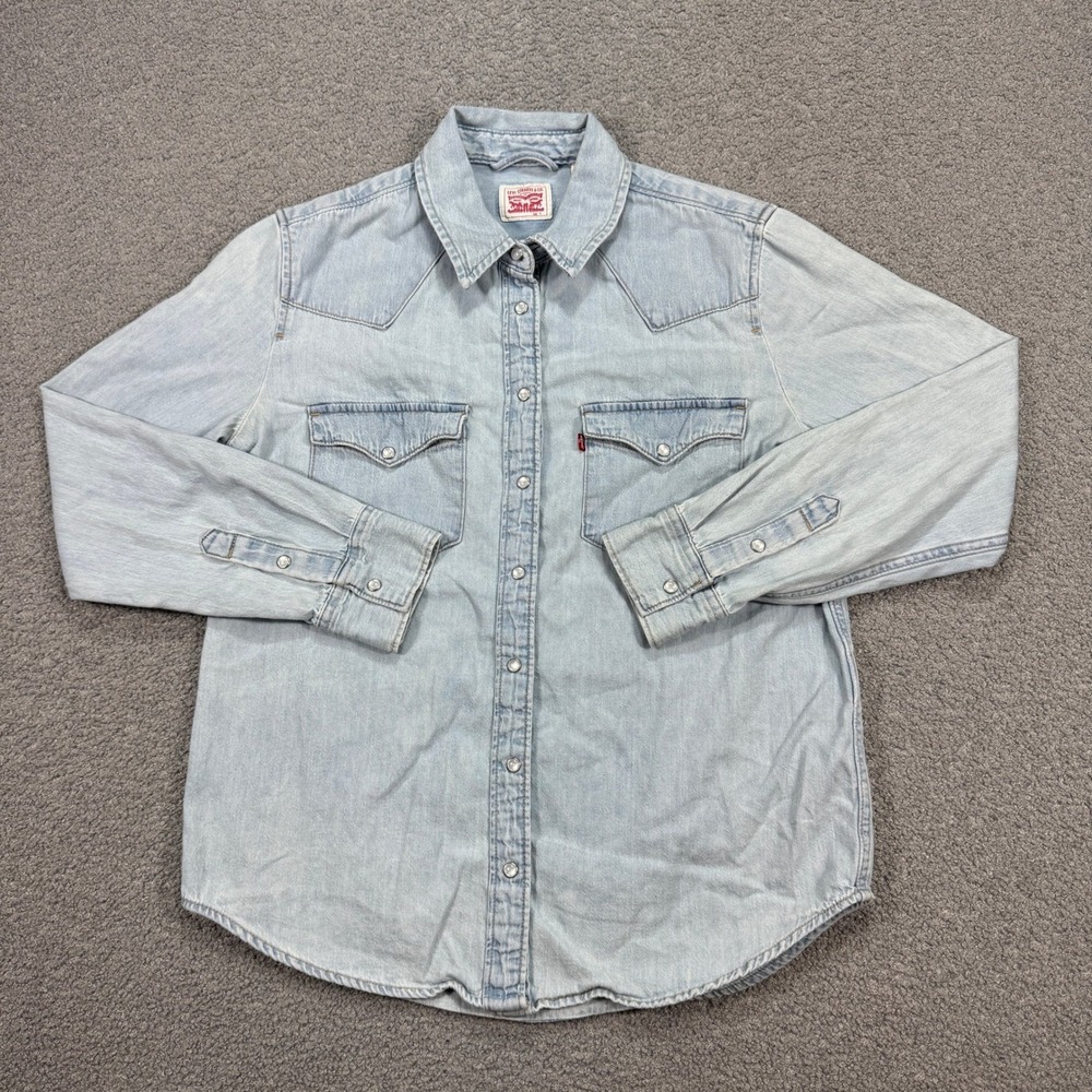 Levi's Denim Shirt Women's S Light Wash Pearl Snap Western Flap Pockets Classic
